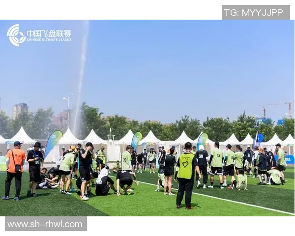 深圳飞盘队的成长之路：攀岩联赛中的奋斗与荣耀