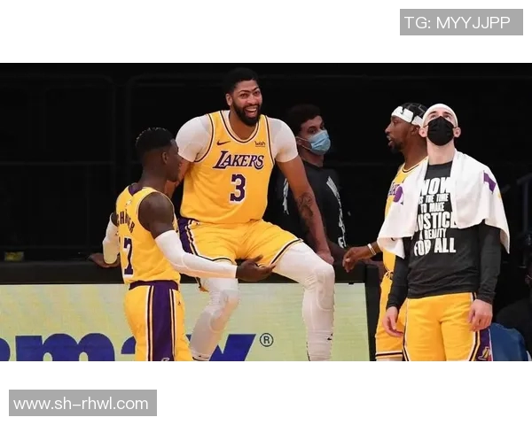 勇士与快船五场精彩对决回放全景解析与赛季亮点总结 勇士与快船五场精彩对决回放全景解析与赛季亮点总结