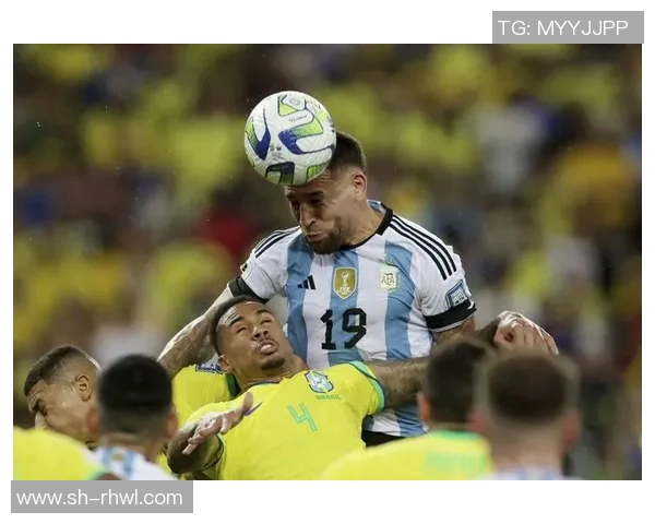 班菲尔德与坦珀利的激烈对决展现足球魅力与战术智慧的巅峰较量