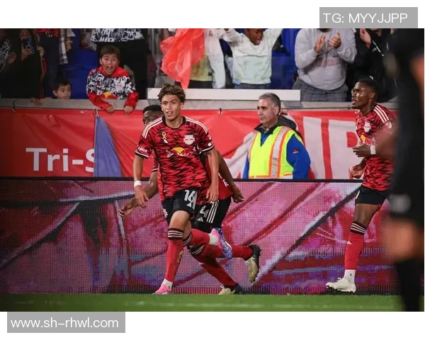 纽约红牛与肯萨斯竞技的激烈对决揭示美职联新赛季的竞争格局 纽约红牛与肯萨斯竞技的激烈对决揭示美职联新赛季的竞争格局