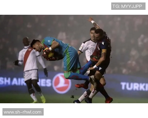 西班牙人队在回放中重温精彩瞬间与战术分析