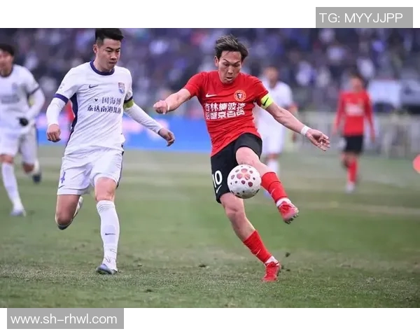 辽宁与苏宁精彩对决集锦回顾展现足球魅力与激情瞬间 辽宁与苏宁精彩对决集锦回顾展现足球魅力与激情瞬间