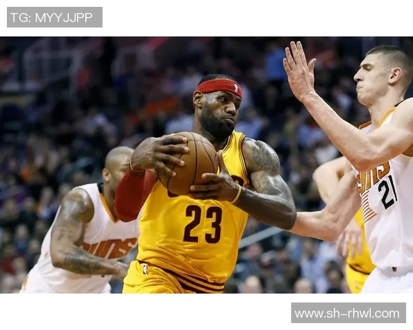 骑士与勇士激战正酣精彩瞬间照片回顾展现篮球魅力与激情对决